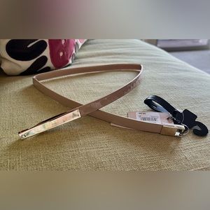 Patent leather thin belt. Rosy taupe. Size M/L.